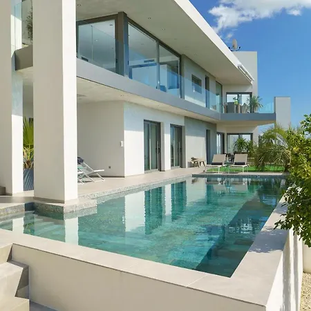 Graham - Breeze Villa *